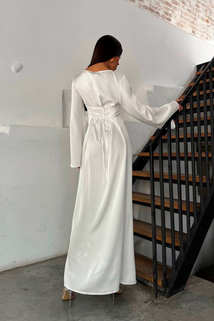 Платье со шнуровкой