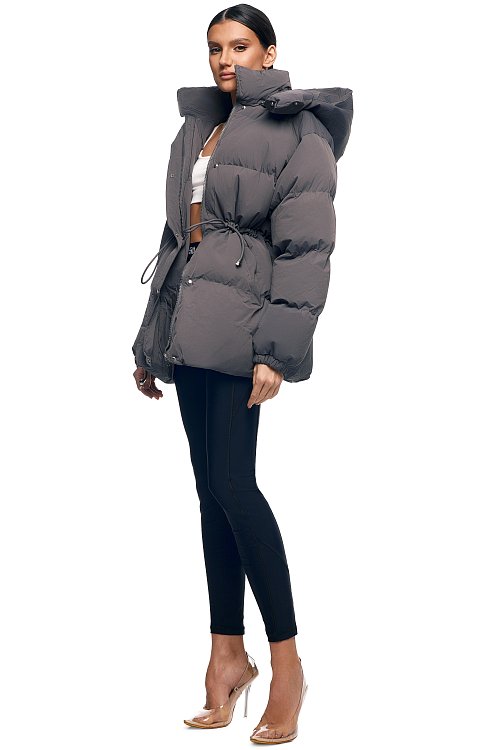 Пуховик приталенный