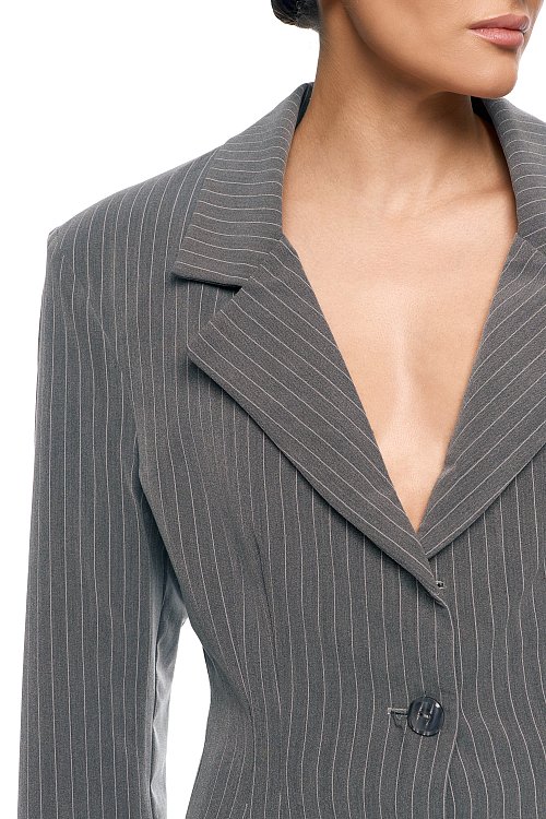 Жакет приталенный со шлейфом