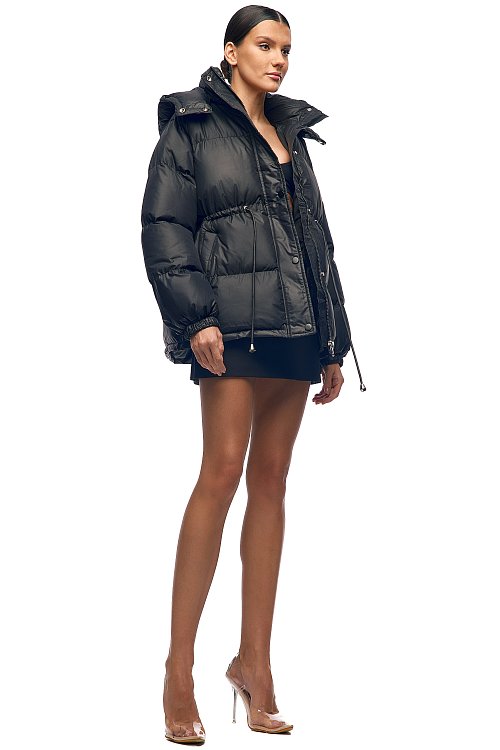 Пуховик приталенный