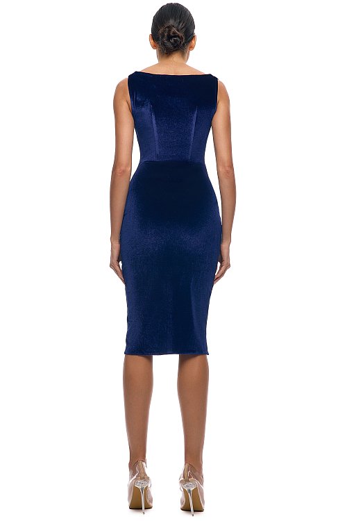 Платье-футляр из бархата