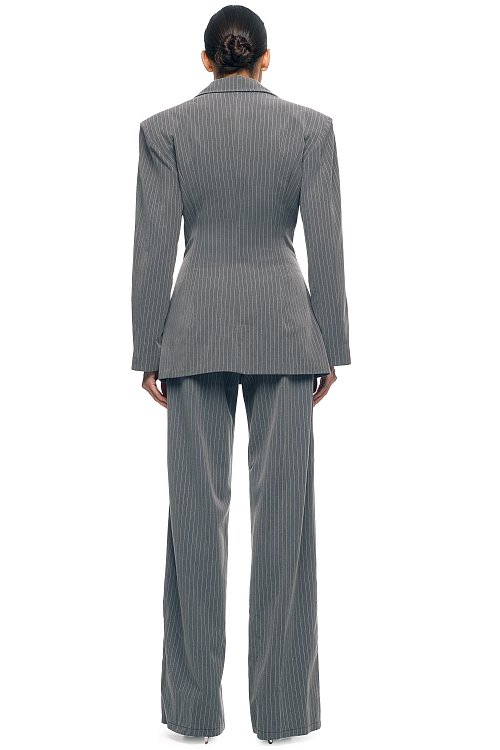 Жакет приталенный со шлейфом