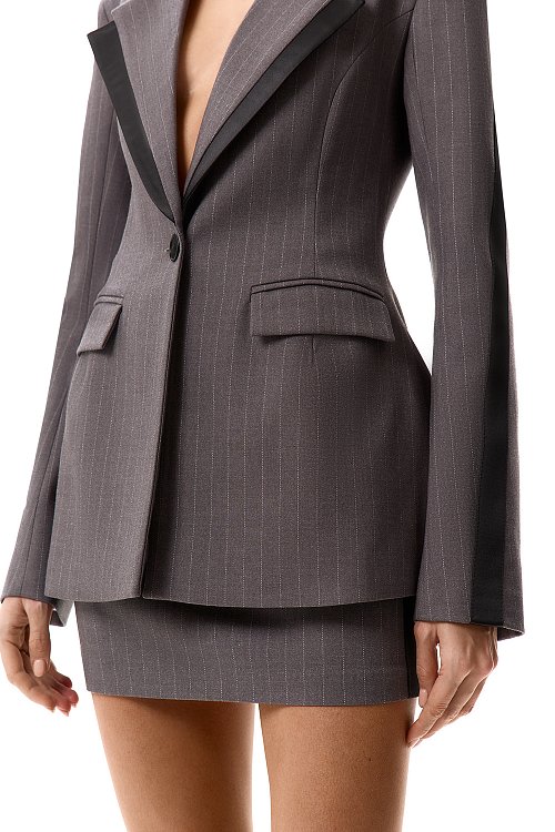 Пиджак приталенный с лампасами