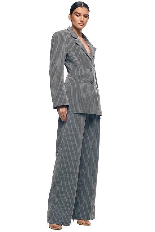 Брюки прямого кроя, со стрелками