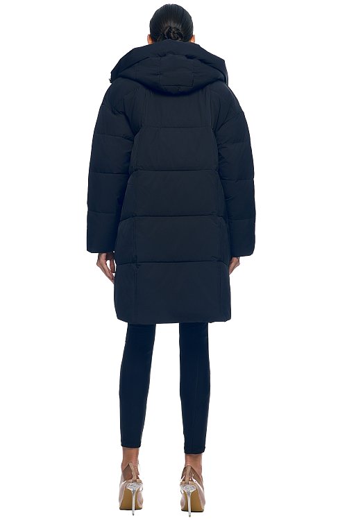 Пуховик удлинённый с капюшоном