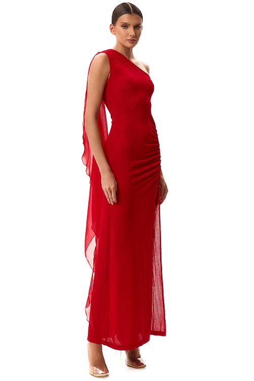 Платье со шлейфом на плече