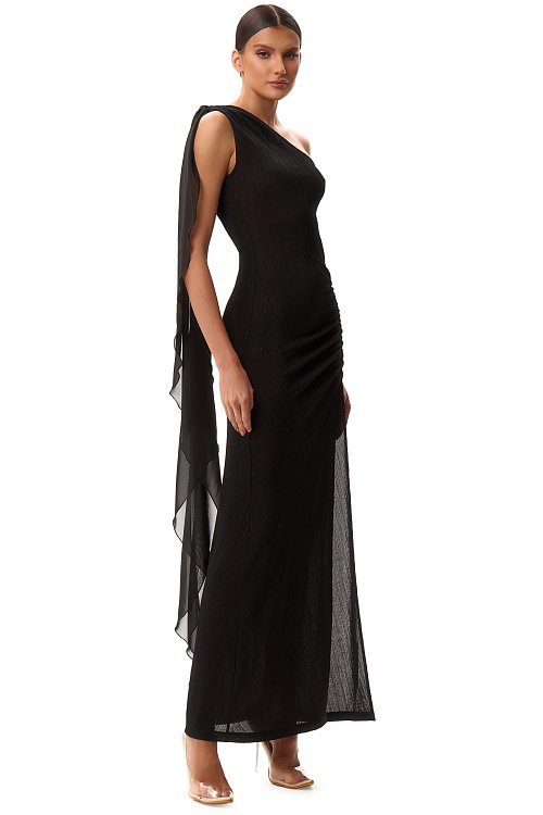 Платье со шлейфом на плече