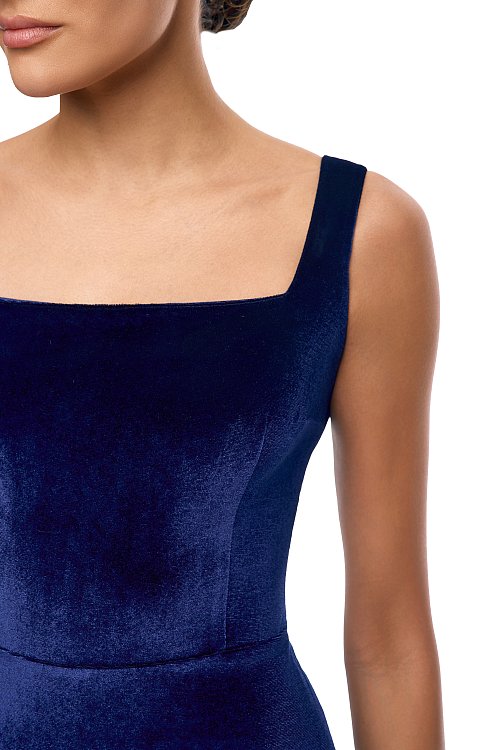 Платье-футляр из бархата