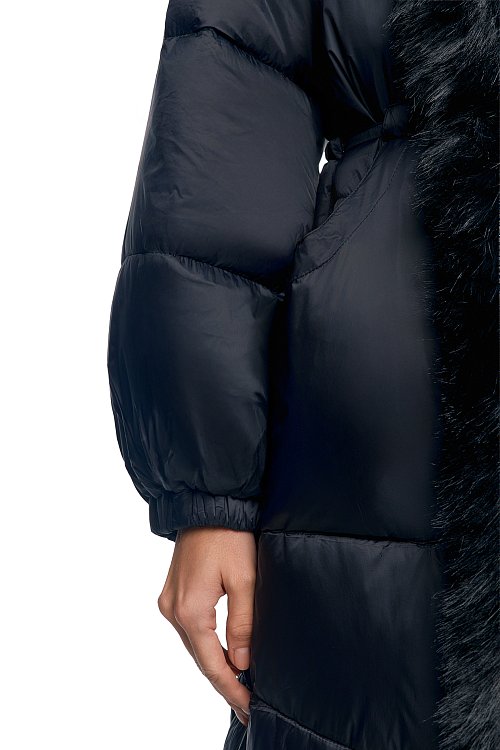 Пуховик удлинённый с мехом