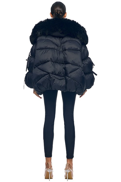 Куртка с завязками на рукавах