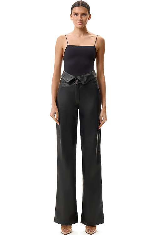 Кожаные брюки с акцентным поясом