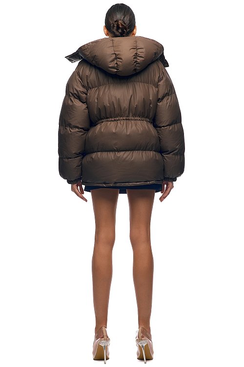 Пуховик приталенный