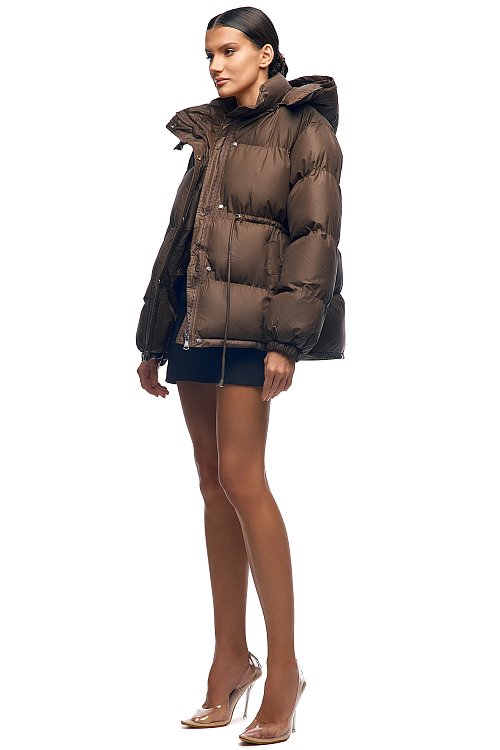 Пуховик приталенный