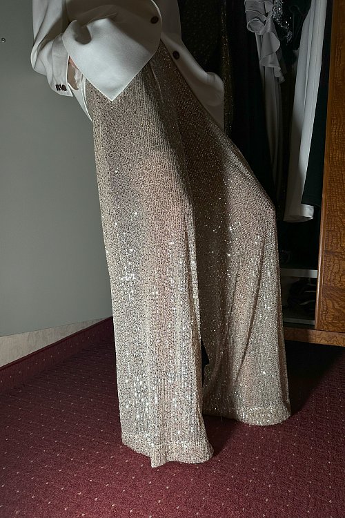 Брюки в пайетках