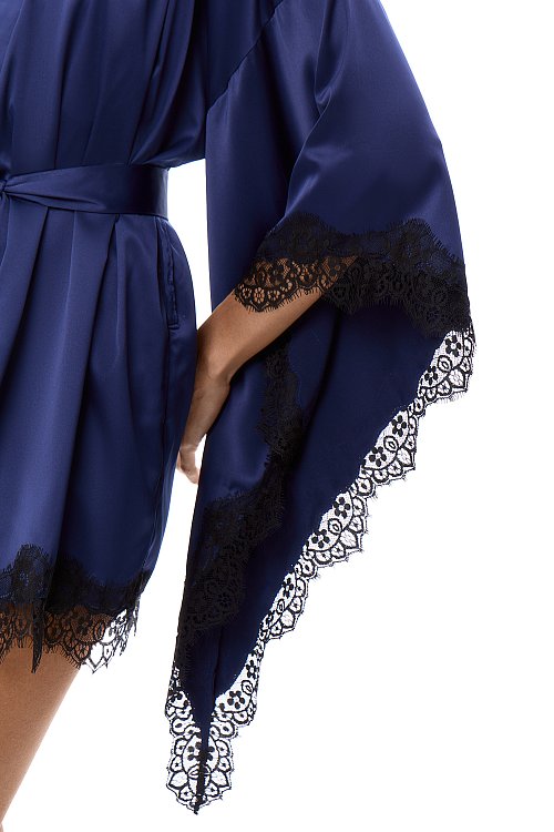 ХАЛАТ SERENA ИЗ ЭКОШЁЛКА С КРУЖЕВОМ