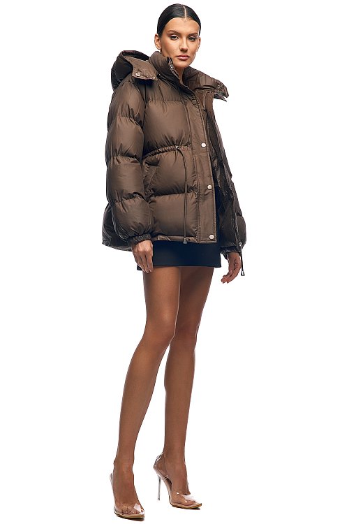 Пуховик приталенный