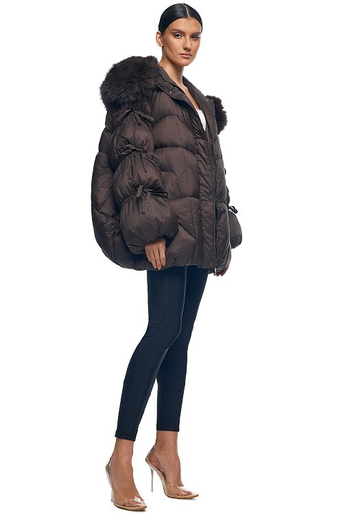 Куртка с завязками на рукавах