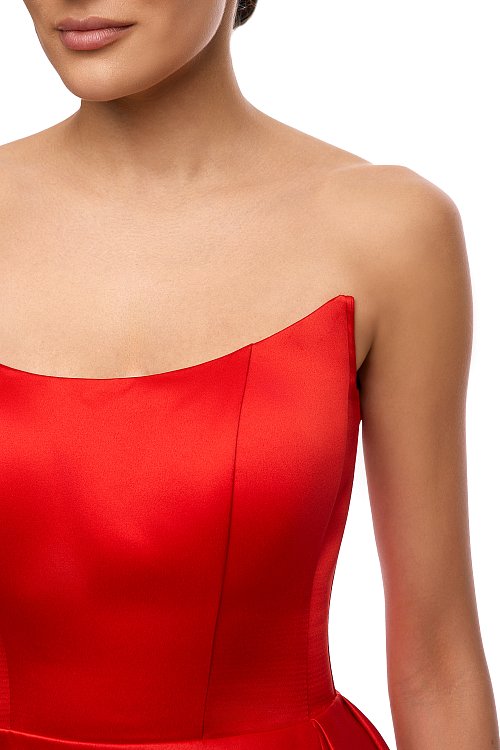 Корсетное пышное платье в пол с разрезом