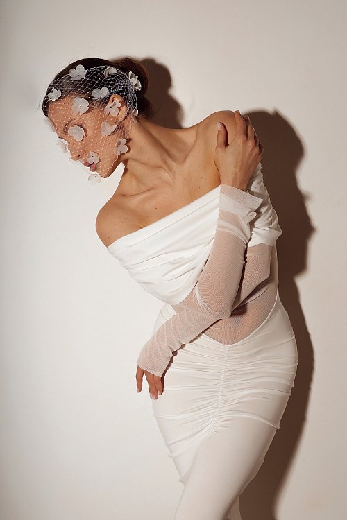 Платье "Белла" с открытой линией плеч